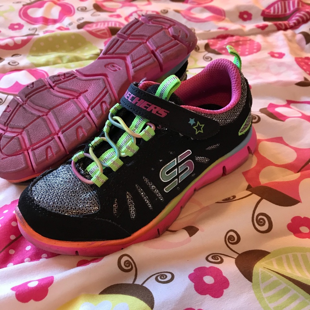 Sketchers Girls Size 9